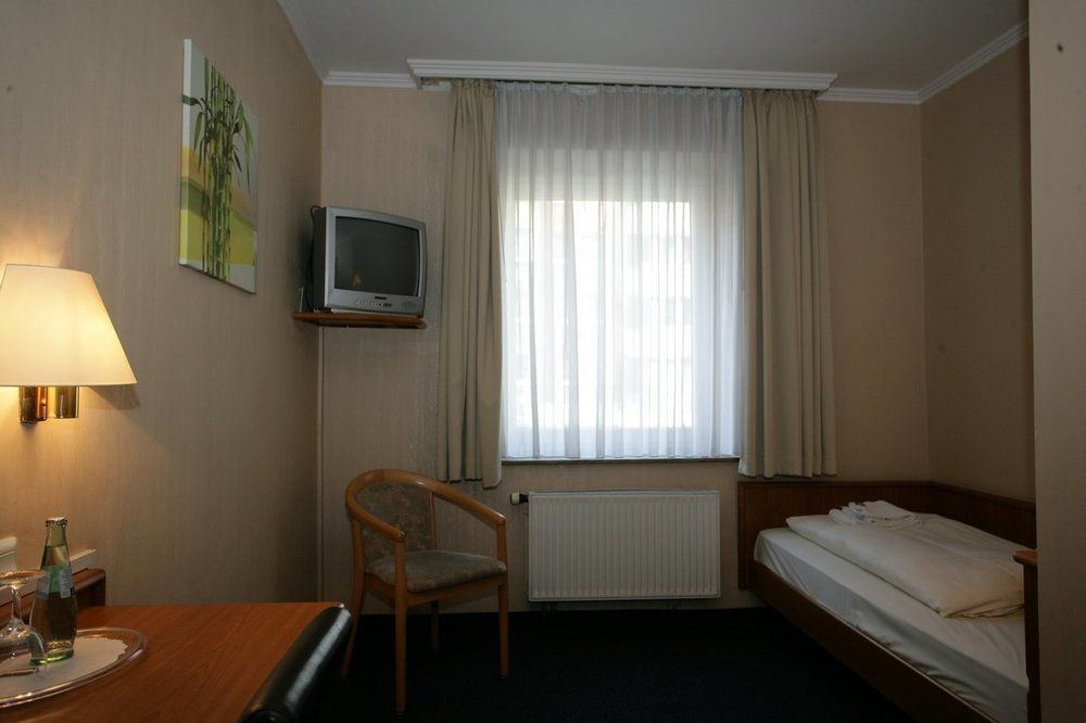 Hotel Antares Duesseldorf Exterior foto